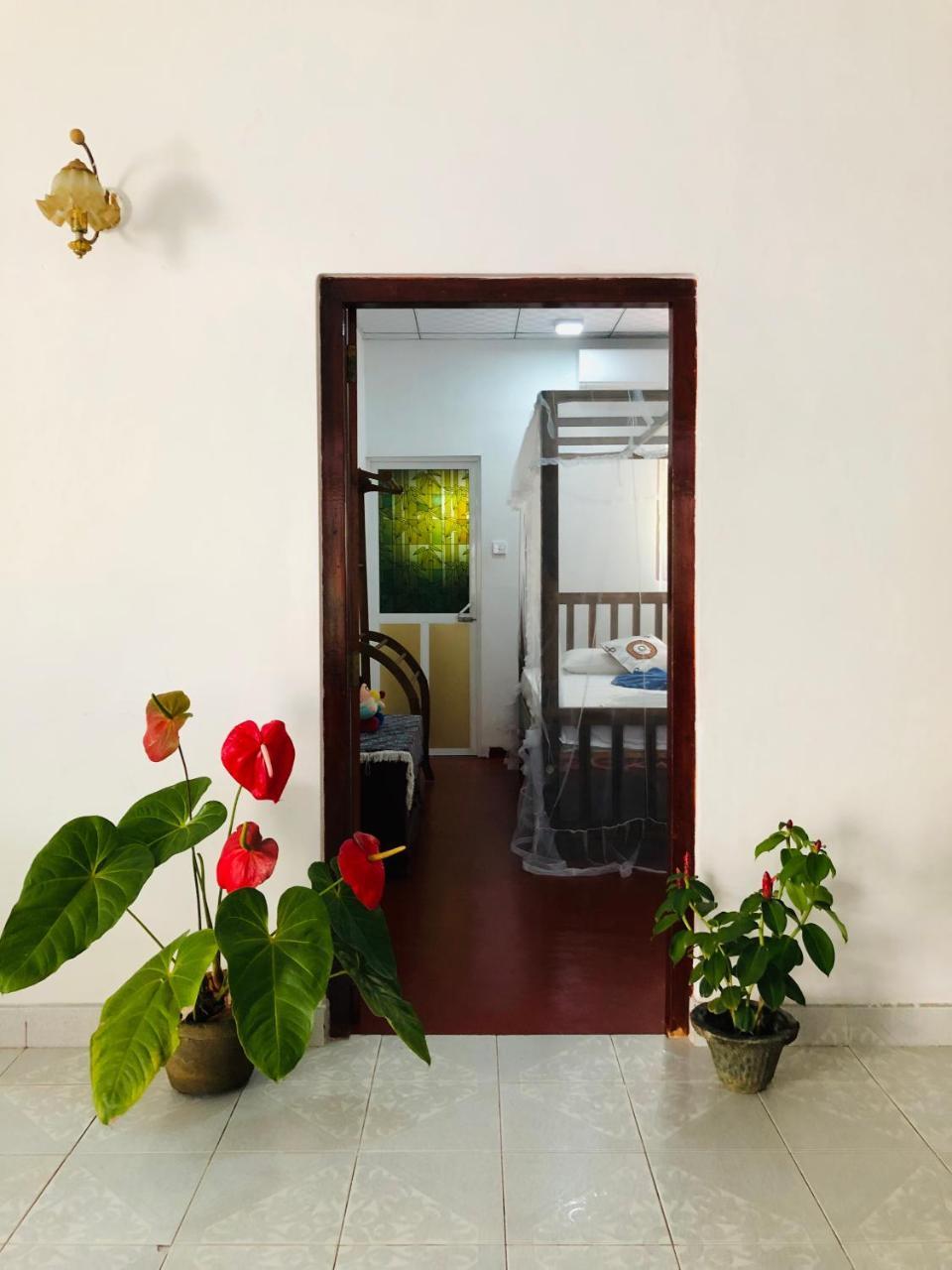 Mirissa White House Hotel Buitenkant foto